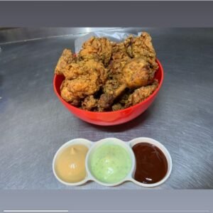 POLLO FRITO 5 PIEZAS + 2 SALSAS A ELECCION